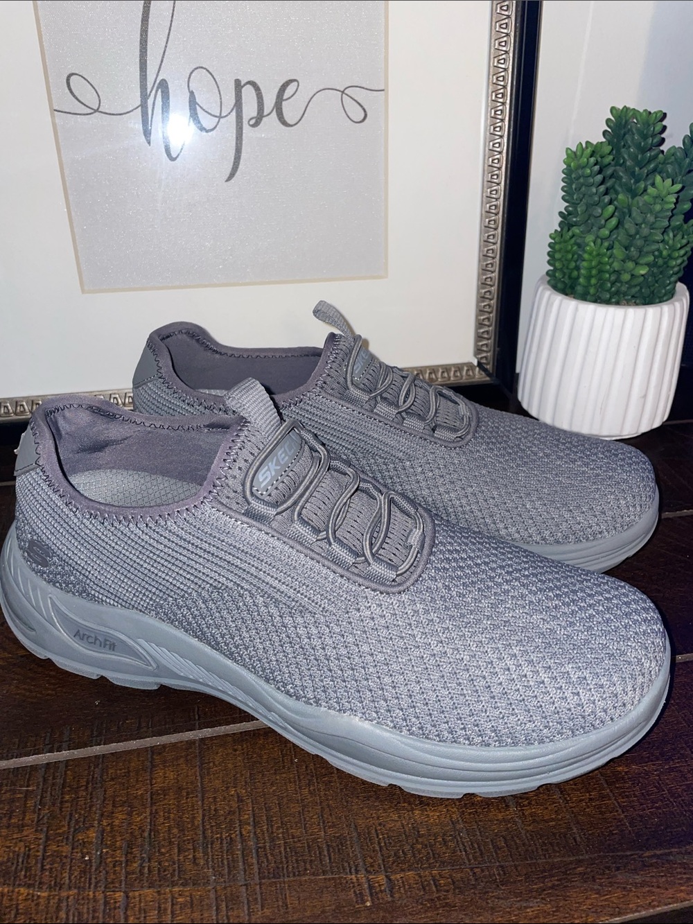 New!! Skechers Arch Fit Air Cooled Motley Harkin Slip-On Sneakers Size 8.5